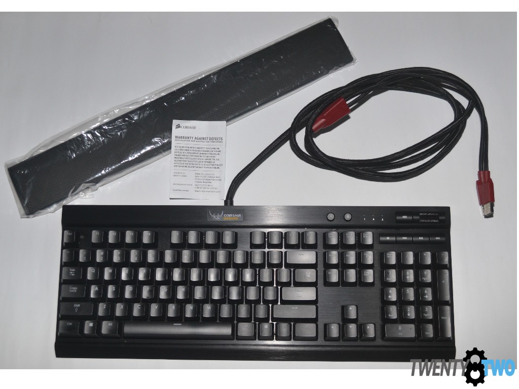 twenty8two-corsair-k70-rgb-review-unboxing-2